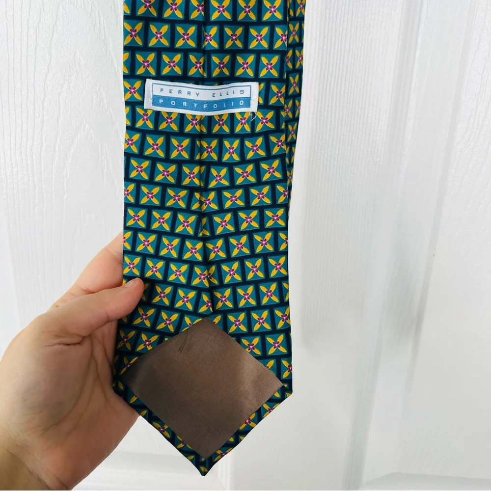 Perry Ellis Portfolio 100% Silk Floral Print Blue & Yellow Tie